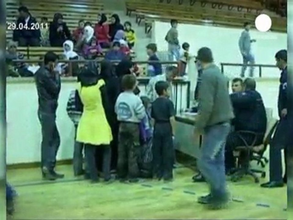 Syrians flee bloody unrest