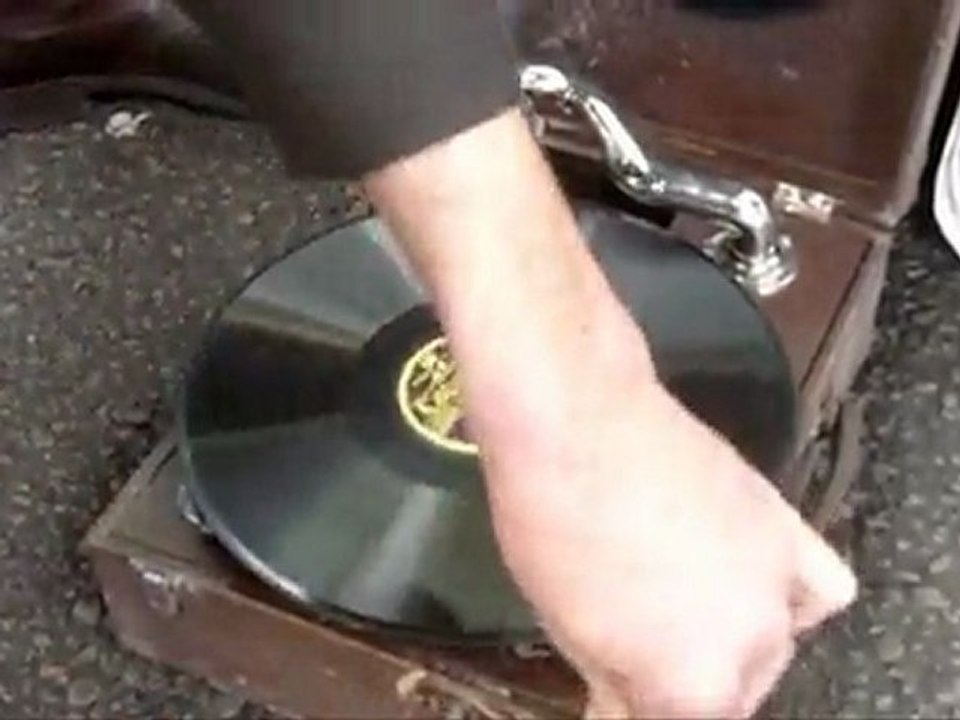 Brocante des Antiquaires au MIN à Nantes
