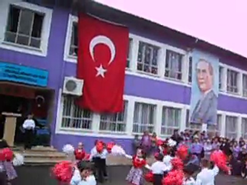 Bölümlü Anaokulu 23 Nisan Gösterisi