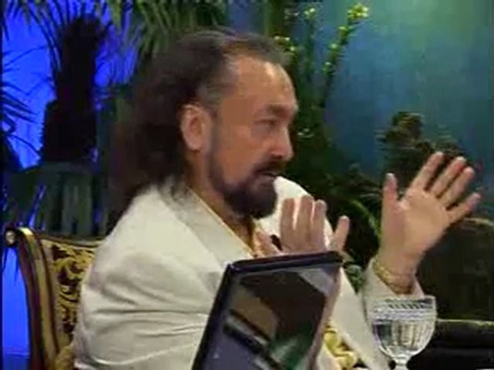 Allah'ın hükmü kolaydır ama münafık Müslümanları detayda boğup dini zorlaştırmak ister. Münafık sistem, İslam'ı (haşa) içinden çıkılmaz bir hale çevirmek ister