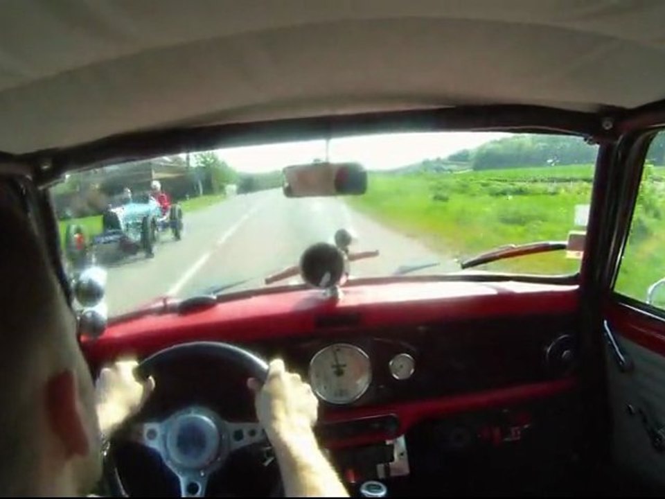 Austin Mini 1362Cc - 1er Mai 2011 - Montée de Cassel 59 - Dyna'Mythe Mini Club