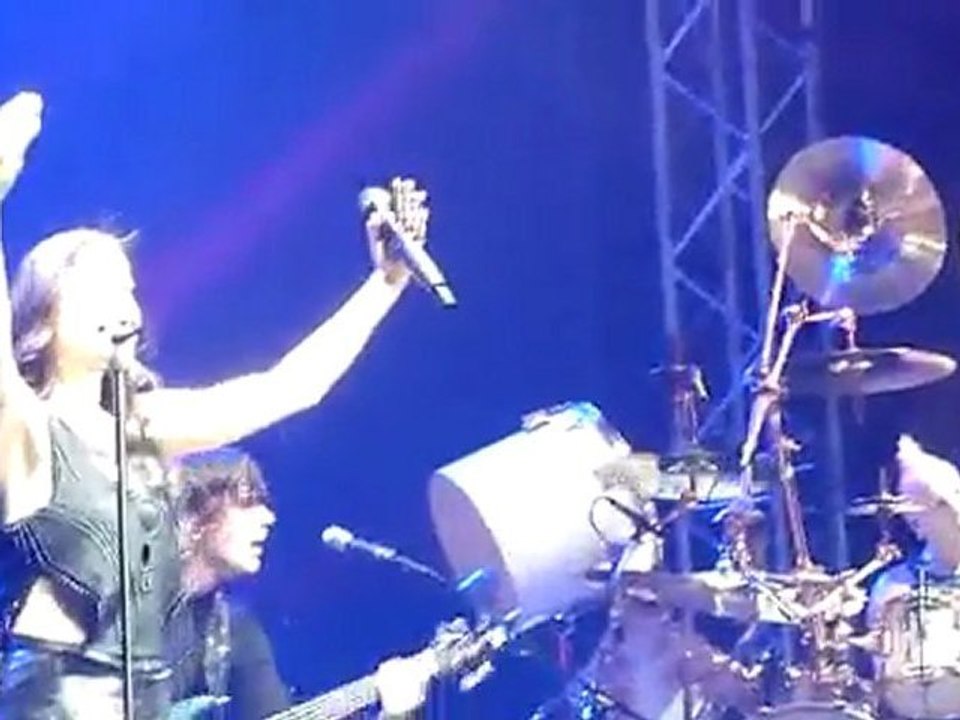 Tarja Turunen - Underneath(Live-Ostrava 2010 )HD