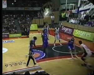 Nouveau montage du tir d'Ilian EVTIMOV face à POITIERS