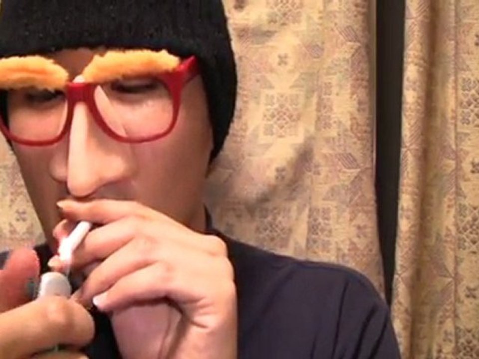 100円おにぎりとデミハンバーグ焼き肉弁当飯動画110502その４