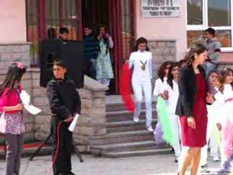 23.04.2011 1-A ŞİİR KOMEDİ DANS. ÜÇLÜSÜ RENGARENK