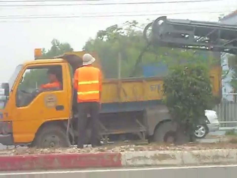 Băng tải cao su, băng tải quặng, băng tải tải đá, băng tải than đá, băng tải bao, băng tải lòng máng, băng tải bao đường, băng tải phân bón, băng tải bao thức ăn gia súc