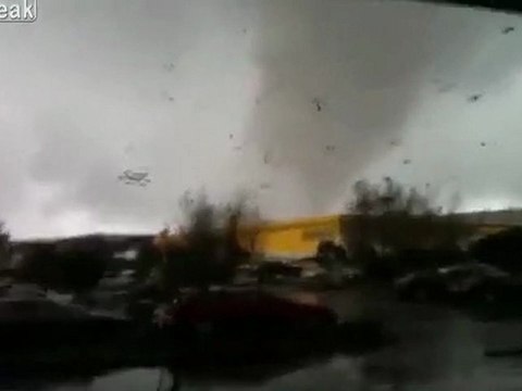 NEW ZEALAND Auckland..tornado footage 03-05-2011 - DESHAKED STABILIZED