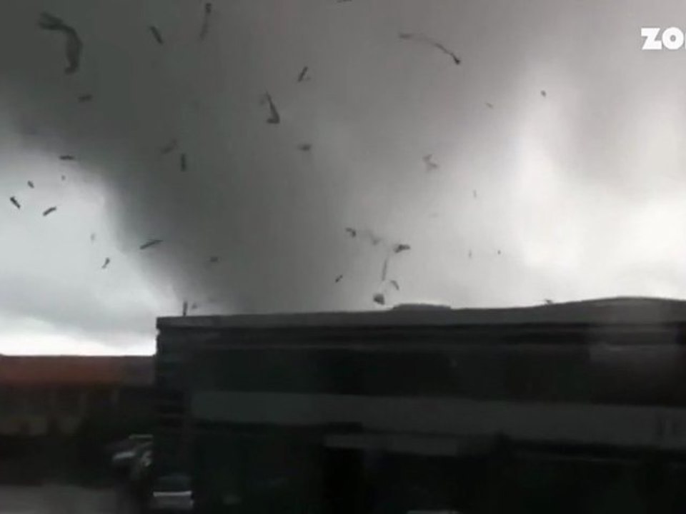 Auckland Tornado Raw footage New Zealand 2011 - DESHAKED STABILIZED
