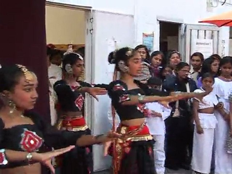 BAKMAHA ULELE 17 AVRIL 2011 ORGANIZED BY THE DHAMMA CHAKKA BUDHIST TEMPLE  LA COURNEUVE PARIS FRANCE (5)