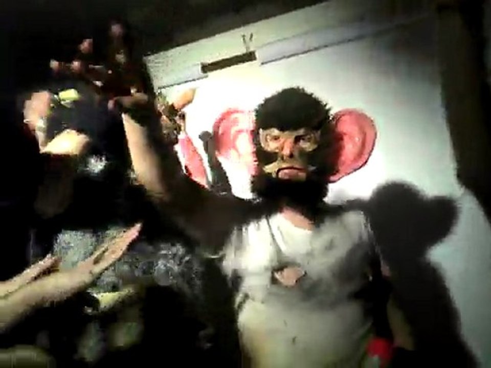 Catch de dessinateurs à moustaches Février 2011 - Louis Vengeur & Néant Détale