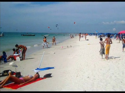Kitesurfing at Coche Island, black and white Video and Photographies