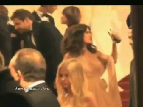 Thalia - MET Metropolitan Museum of Art Gala (Ventaneando 02.05.2011)