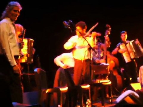 MUSIQUE DES BALKANS : le pipeau magique