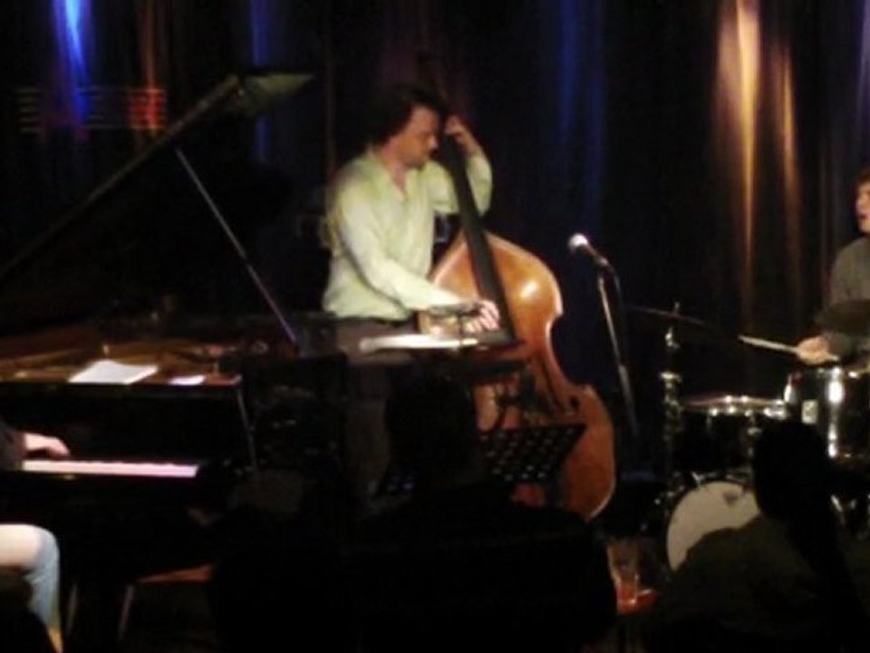 max andrzejewski ( drums ) andreas schmidt ( piano ) jan roder ( bass ) 2011