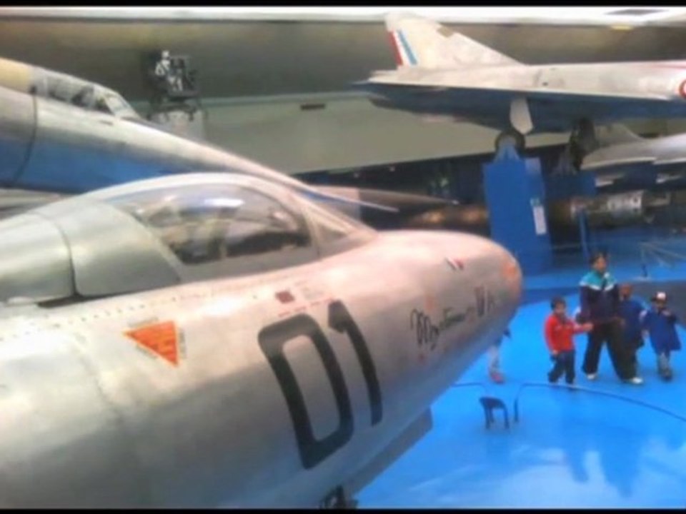 Balloon ride - Hall des prototypes français et des avions de chasse de l'Armée de l'Air