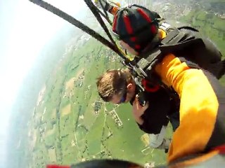 Pilou saute en parachute - 1er Mai 2011