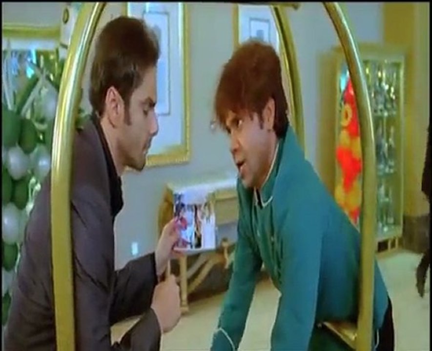 Rajpal Yadav gets slapped-Do Knot Disturb
