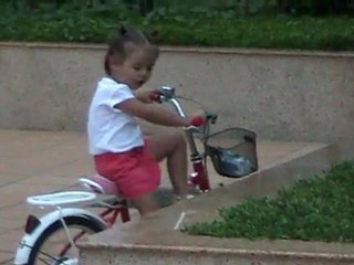 Velo1_ mon petit vélo rouge_mai2011