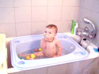 cascadeuse dans le bain