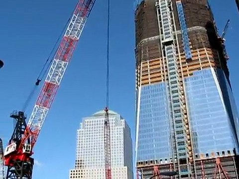 New York crowds flock to see Obama at Ground Zero