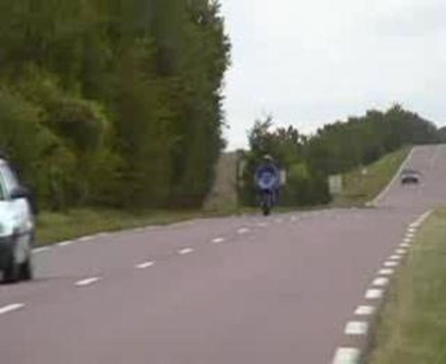 Yamaha R1 crash(le boulet)