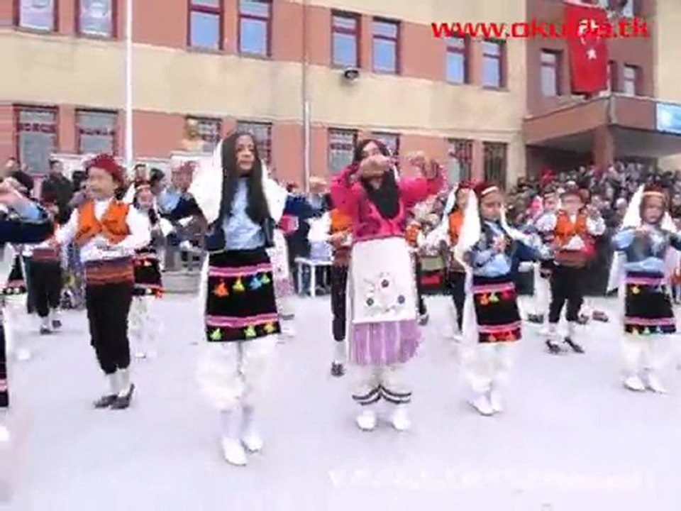 Vali Ali Fuat Güven İ.Ö.O 5/C Sınıfı 23 Nisan 2011 Burdur Yöresi Halk Oyunu Gösterisi