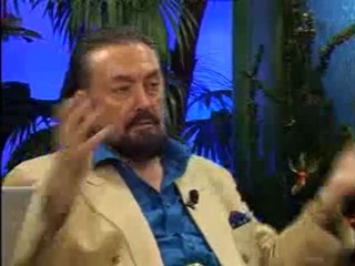 Mezarda ne ışık, ne havalandırma vardır. Toprağın altında kimse facebook'ta arkadaşlarıyla görüşemez, lokantaya, diskoya gidemez, müzik sesi duyamaz