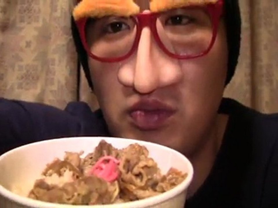 松屋の牛丼特盛りで飯動画110505その1