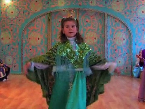 АНО ДОУ СОЛНЫШКО - Сказка Царевна лягушка - Царь смотрит невест