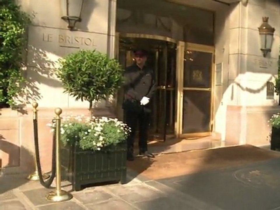 France announces super-luxury "palace" hotels