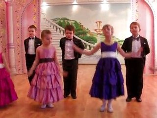 Очень красивый танец в детском саду