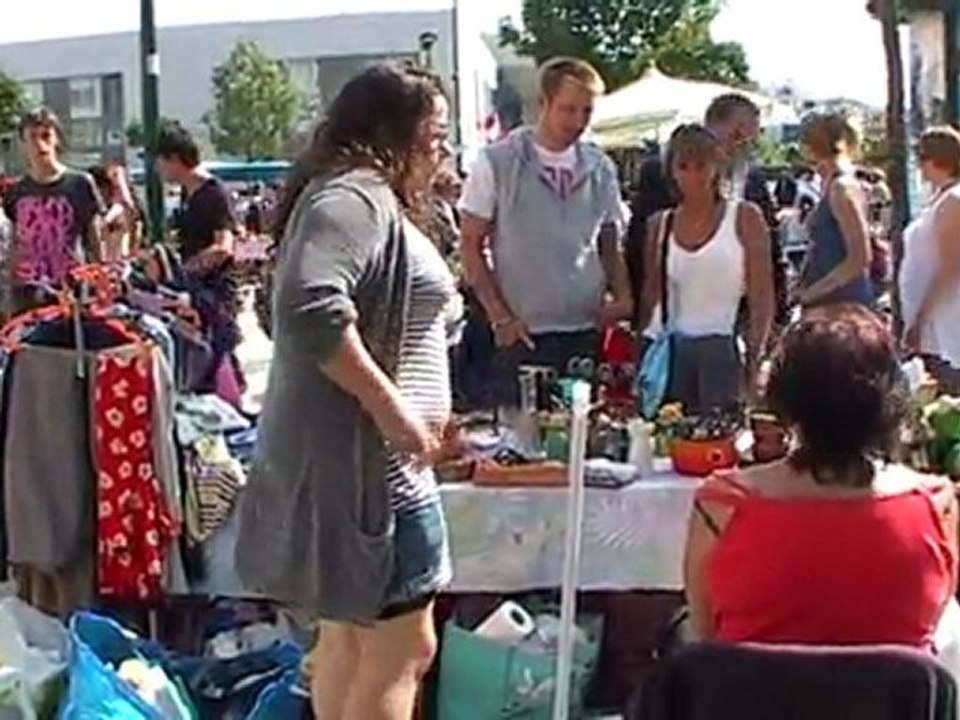Vide grenier à Vincennes avec les commerçants est de Vincennes samedi 7 mai 2011