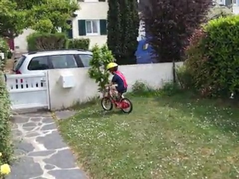 Titounet fait du vélo 2011 001