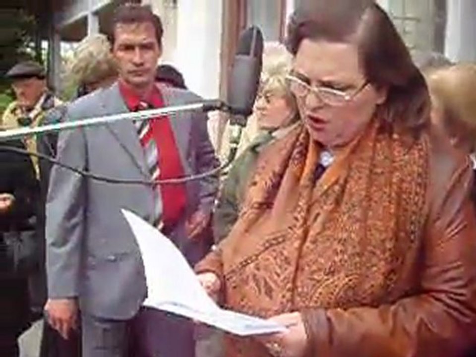 Lansare de carte la Sarbatoarea liliacului „Iaşi – constelaţia nemuririi”, de Olga şi Silviu Nicolae PÎRÎIALĂ.