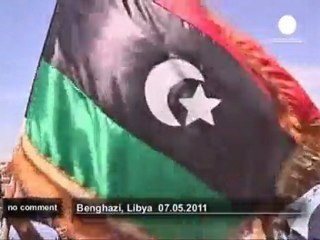 Télécharger la video: Libyan rebels buried in Benghazi - no comment