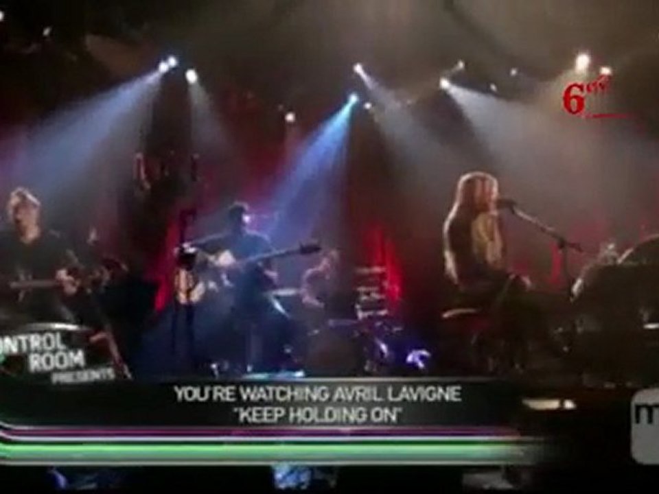 Avril Lavigne -Keep Holding On- Live from The Roxy Theater [HQ] (by 6ustucN)