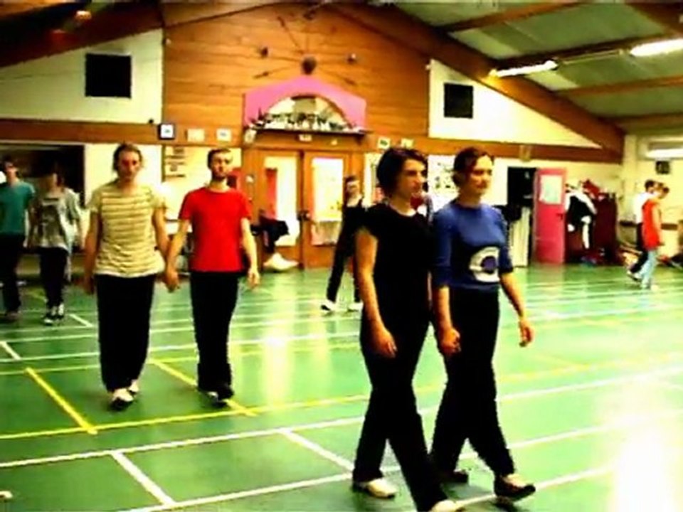 Teaser:: Entraîne-toi ou emmène tout l'monde faire du spo(A)rt