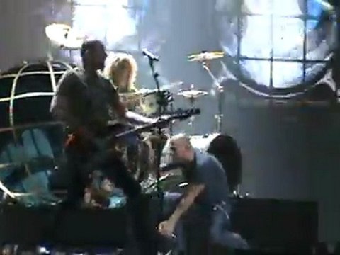 Eurovision Song Contest 2011 second rehearsal Turkey. -Live It Up- - Yuksek Sadakat