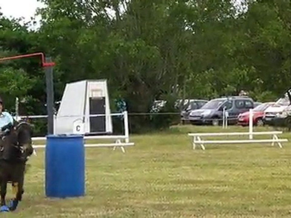 Sarah et Moustic club A2 ATT à Machecoul jeux d'adresse