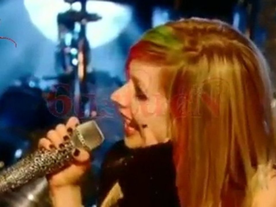 Avril Lavigne - Smile (T4) [HQ]