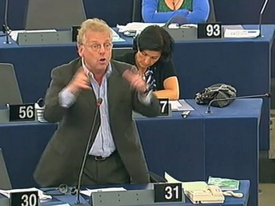 Migrants tunisiens : "L'Europe doit s'ouvrir et être solidaire" selon Daniel Cohn-Bendit