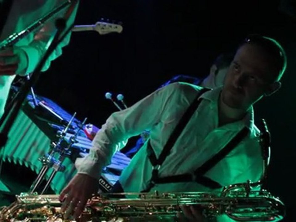 Extrait 2 Les Joueurs de "Pih Poh " au "Catering-Café-Music" le 07/05/2011