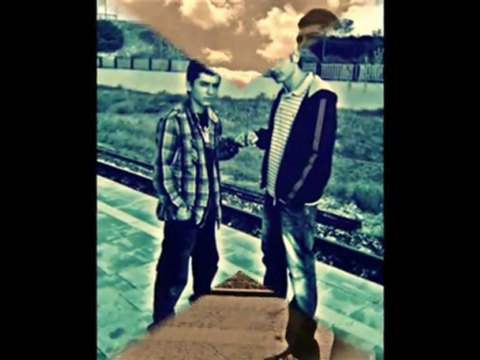 Scott´aS_Yakın mı uzak mı