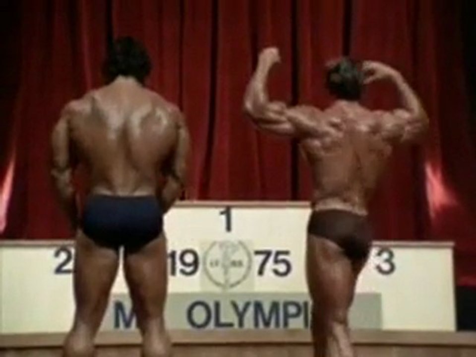 Arnold SCHWARZENEGGER (75 pose off Arnold,Lou,Serge)