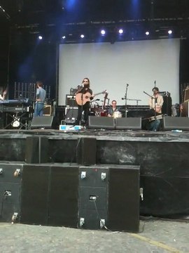 JP Nataf en répétition avant le concert Place de la Bastille le 10 mai 2011