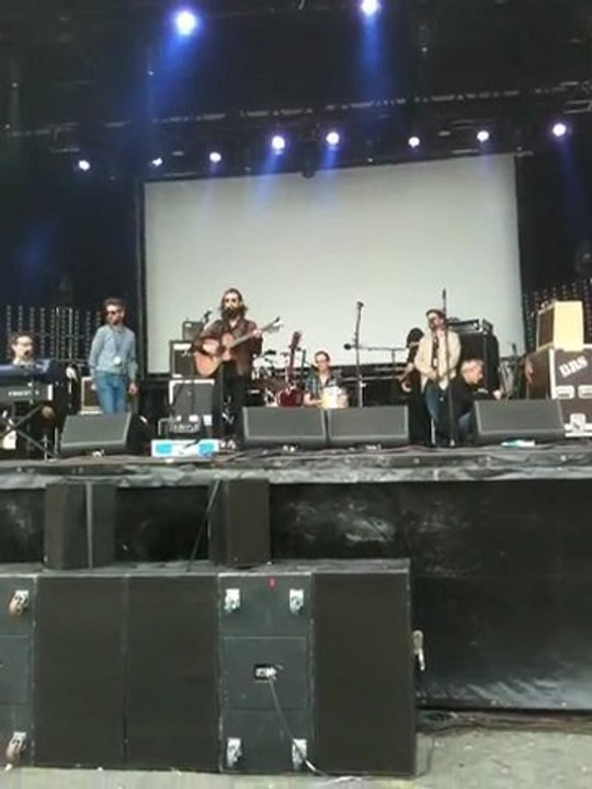 JP Nataf en répétition avant le concert Place de la Bastille le 10 mai 2011