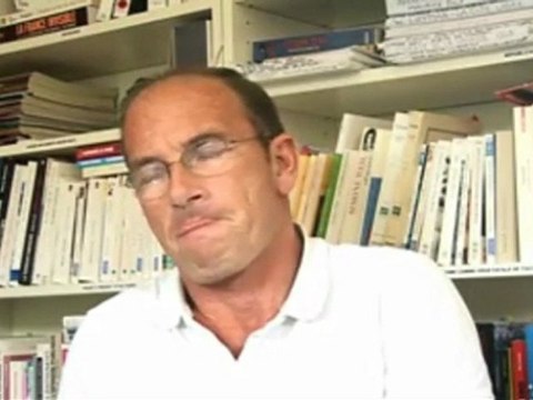 Les POLITICIENS FRANçAIS ont TRAHI le PEUPLE !! Etienne Chouard - Sortir de l'UE 1/4
