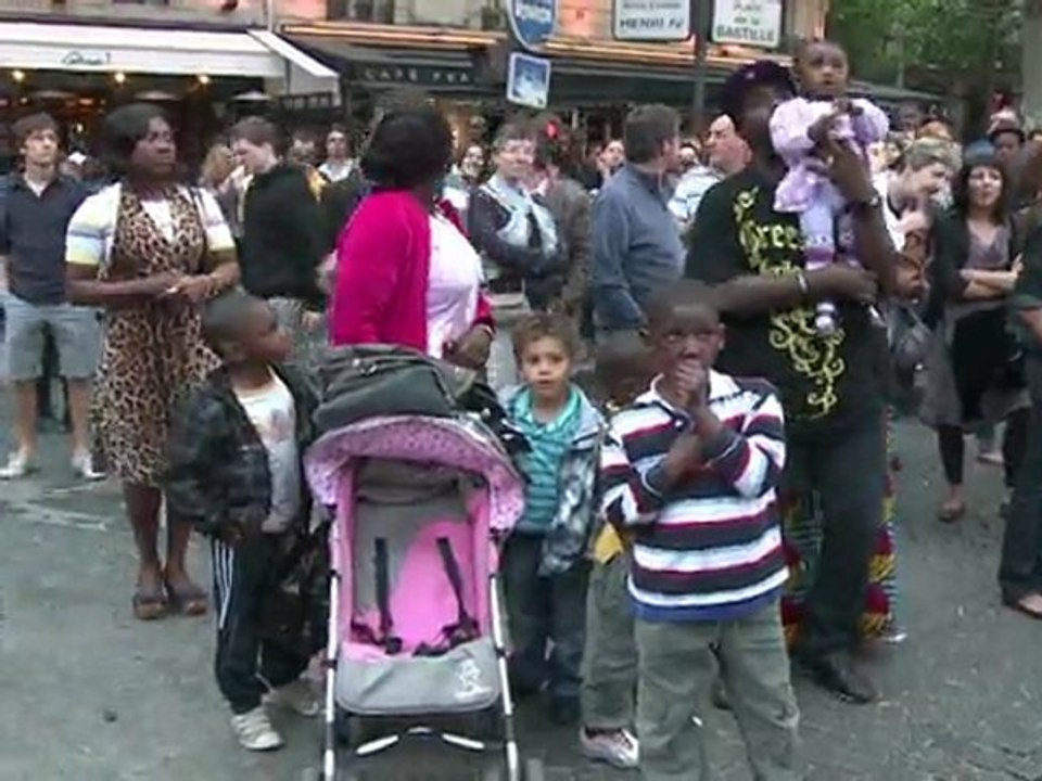 10 mai 2011: jeunes et moins jeunes font la fête à la Bastille