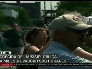 Evacuan a población por crecida del río Misisipi