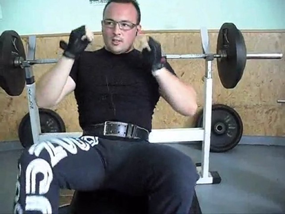 bench press 100kg 16 reps